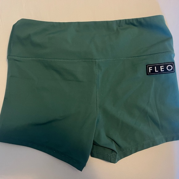 Sea Pine Power High Rise FLEO Shorts - Picture 1 of 2